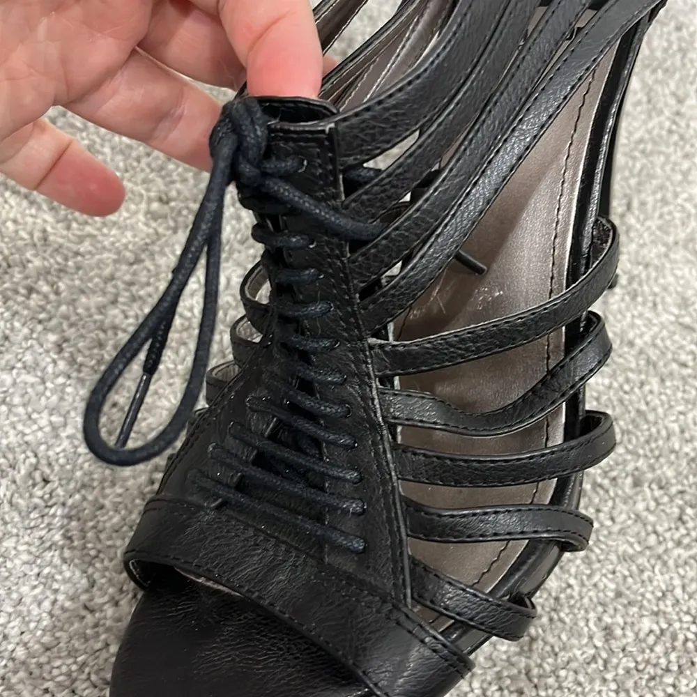 Fergalicious by Fergie Size 7.5 Marla Zipper Lace Up Strappy Heel Sandals - Image 10