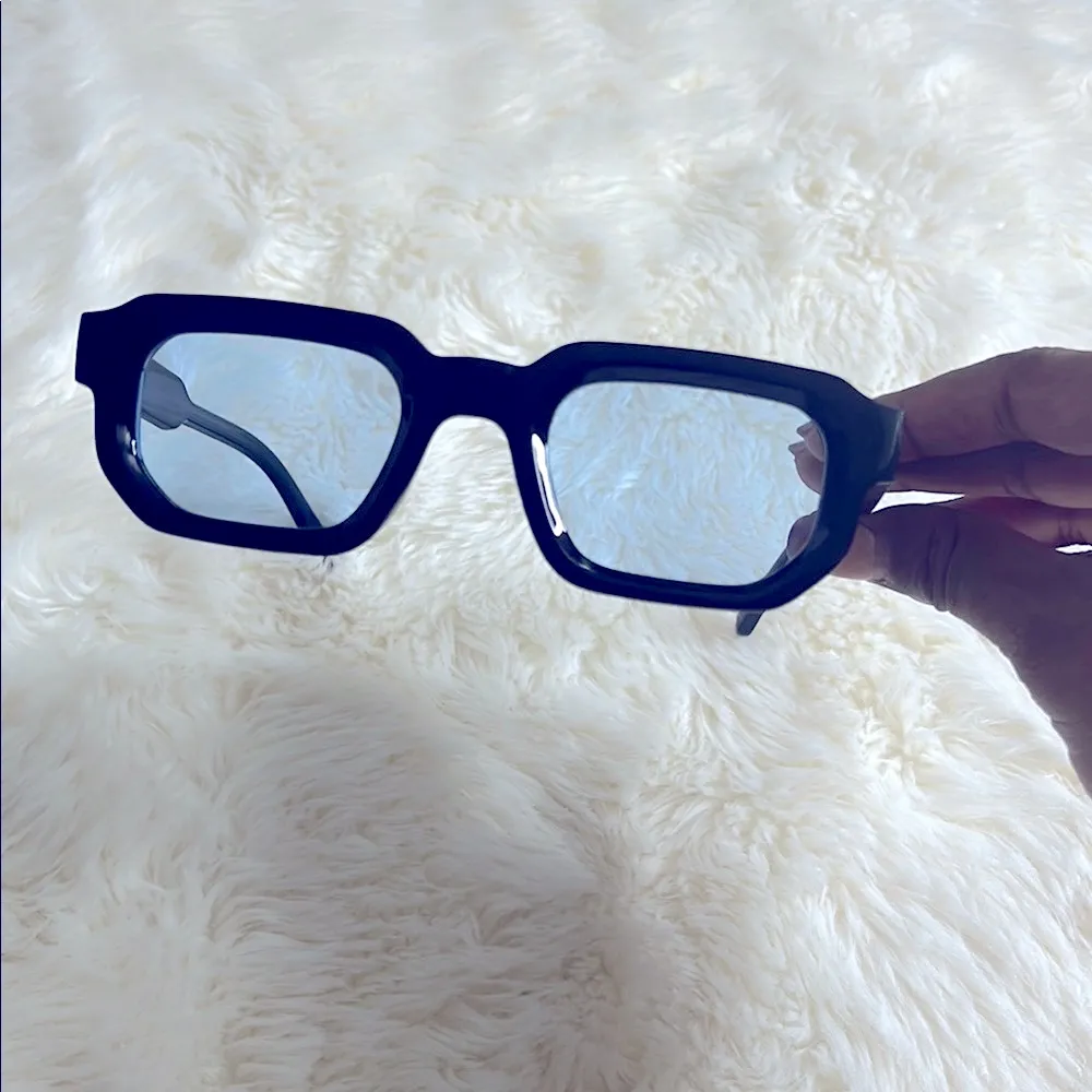 90s Black Sunglasses With Blue Lenses - Image 4