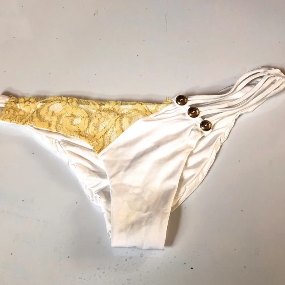 Beach Bunny Kiss the‎ Bride Bikini Bottom - Image 3