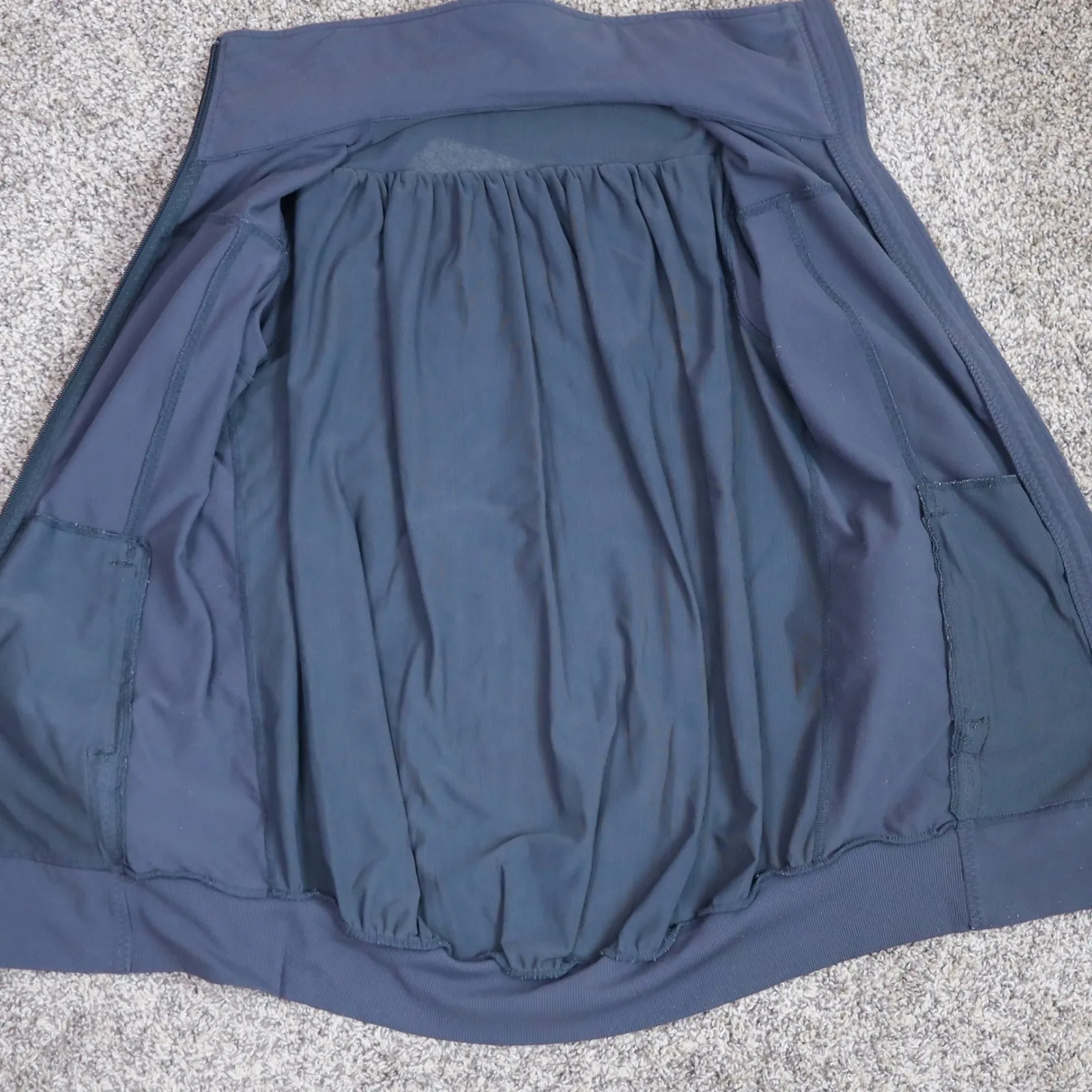 Lululemon Tadasana Get Started Mesh Back Jacket‎ Light Gray Women's 4 Thumbholes - Image 7