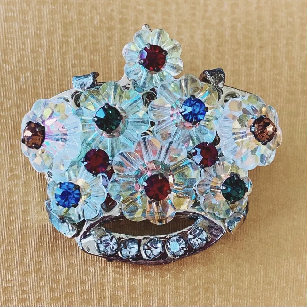 Rhinestone Crown Brooch Gold - Image 3