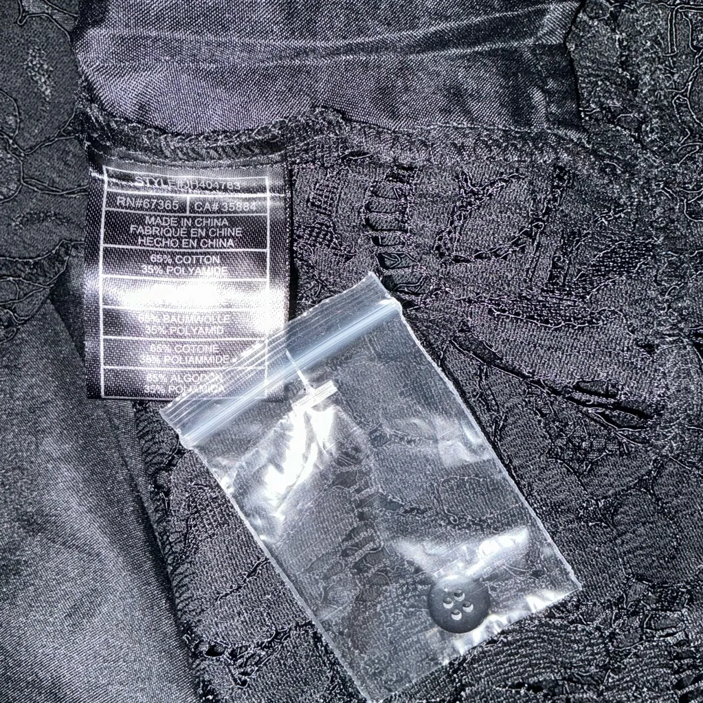 BB Dakota Black Lace Blouse Size Small - Image 9