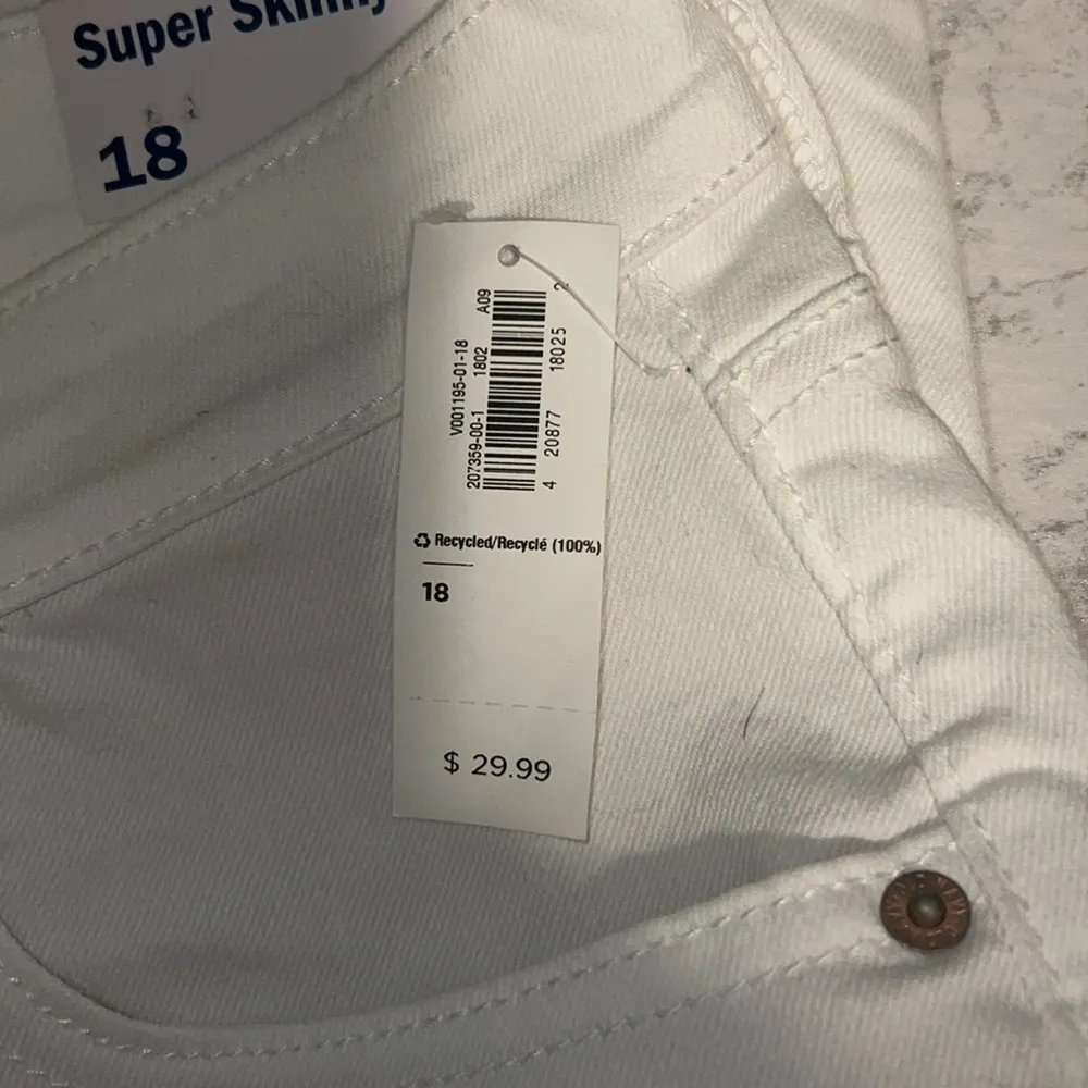 NWT Old Navy White Super Skinny Ankle Length Womens Jeans A130 - Image 4