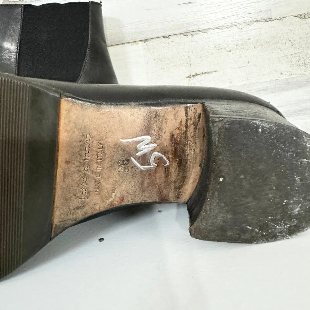 Fatta A Mano Women Black Leather W/ Stretch Sides Rounded Toe Ankle Booties 36 Size 5.5 - Image 2