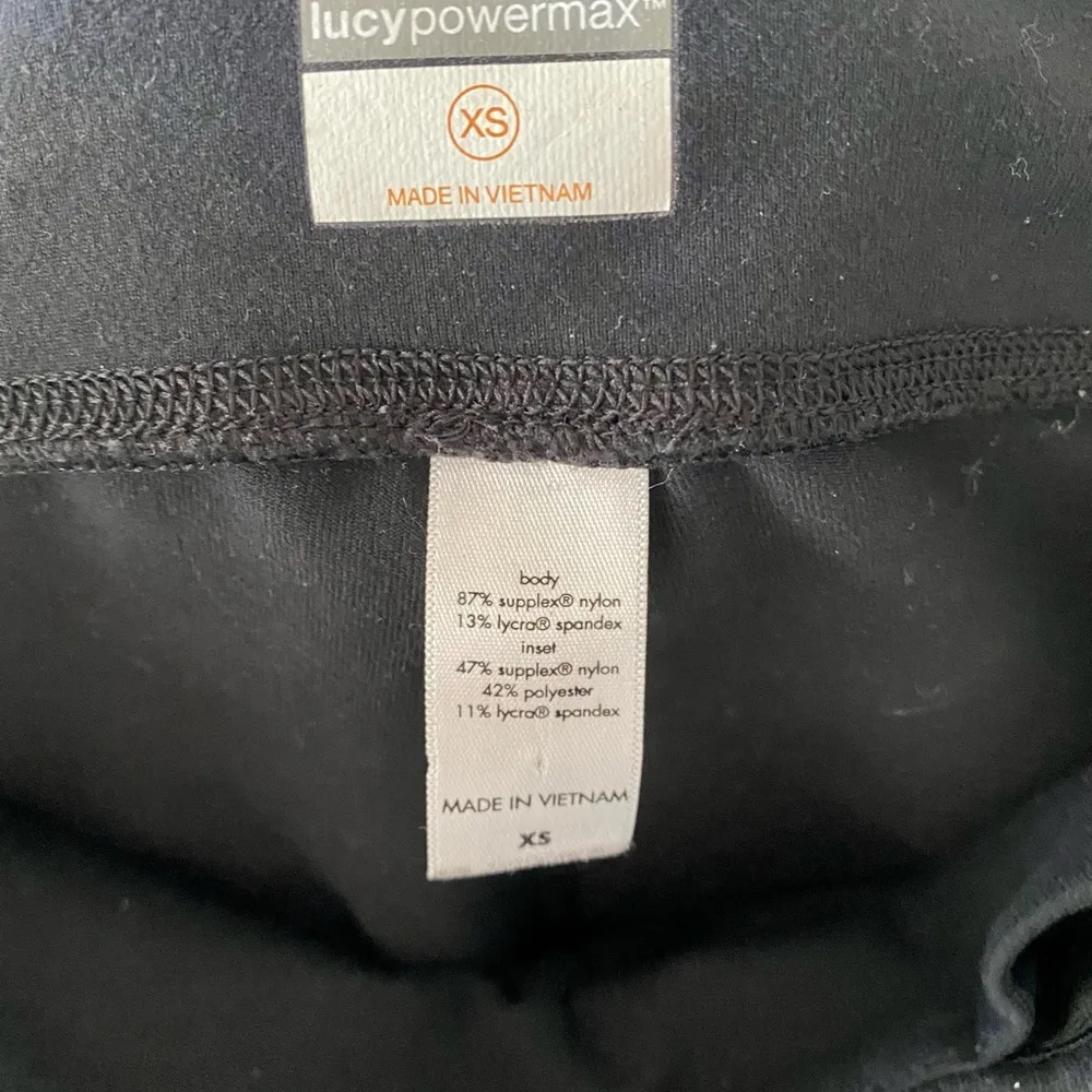 Womens Lucy Activewear Capri Leggings Black/Blue Size XS. 87% nylon, 13% Lycra - Image 2