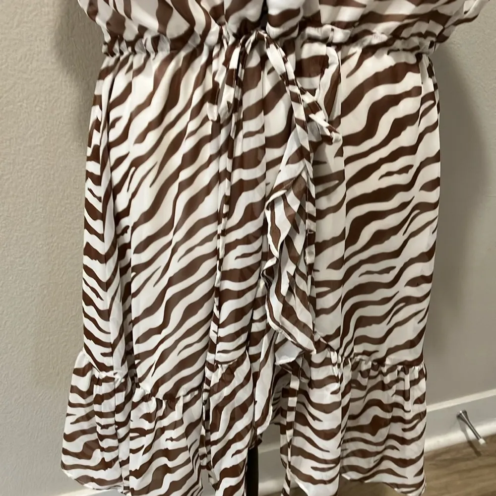 NWOT animal print dress with flutter sleeve tie waist mini 1 White Size undefined - Image 2