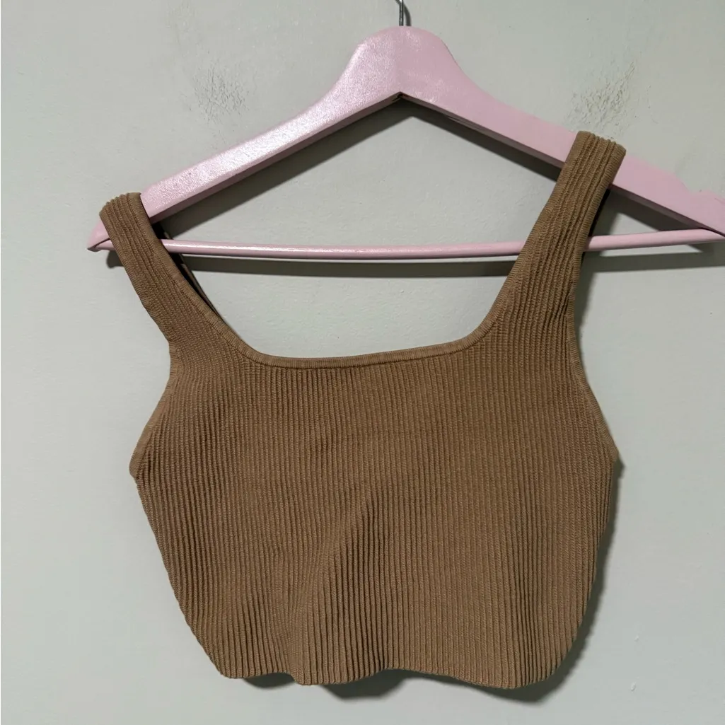 Aritzia Babaton Sculpt Ribbed Crop Tank Top Women's Small Tan Brown Scoop Neck - Image 3