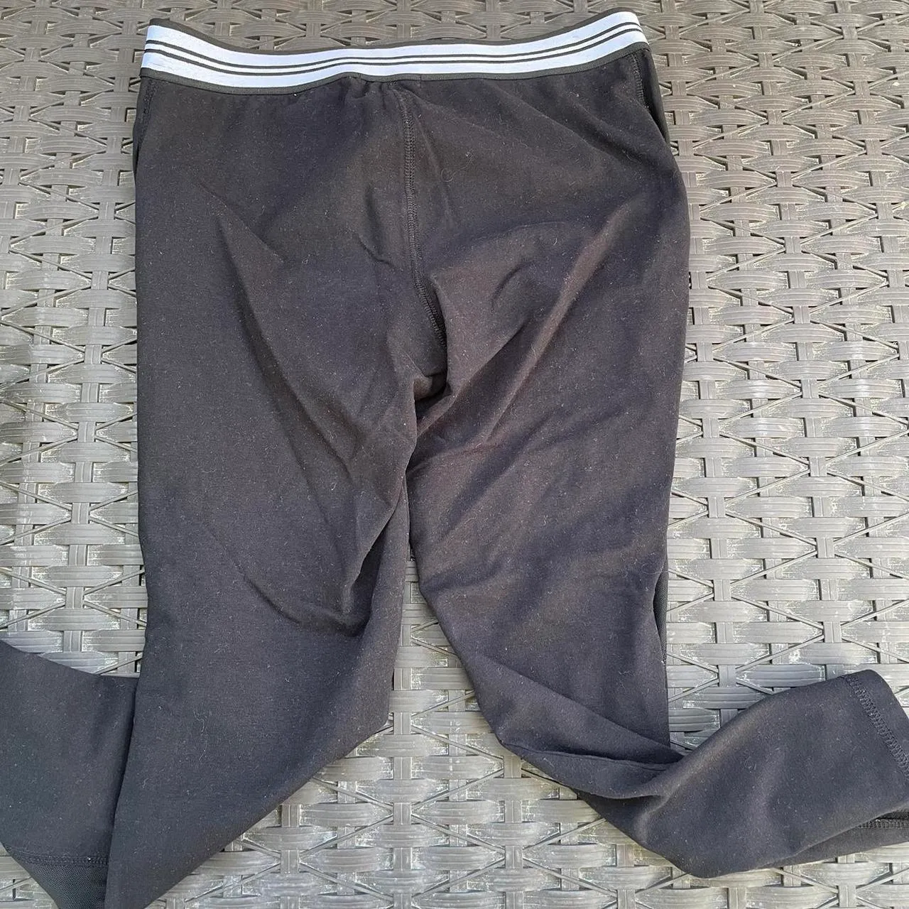 Forever 21 Black Activewear Crop Leggings With Mesh Detail Panel - Image 2