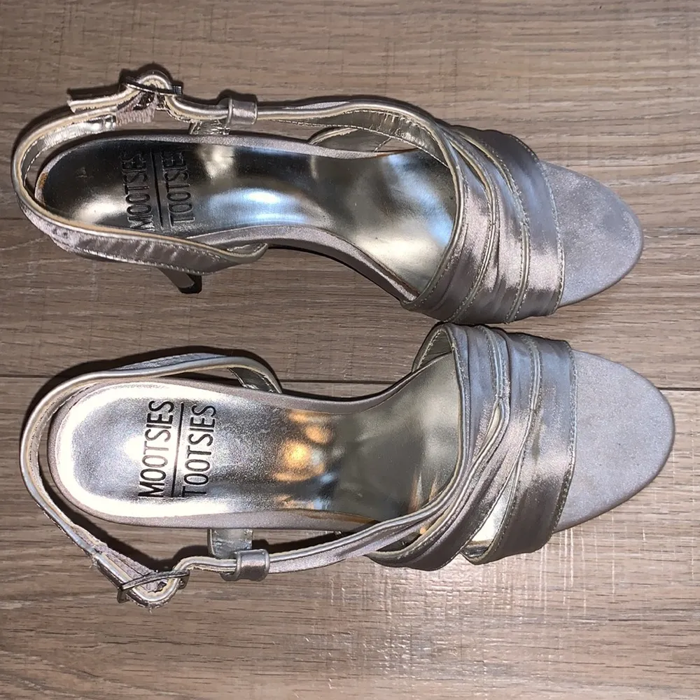 Mootsies Tootsies MojayQuank metallic silver satin strappy wedding formal heels - Image 7