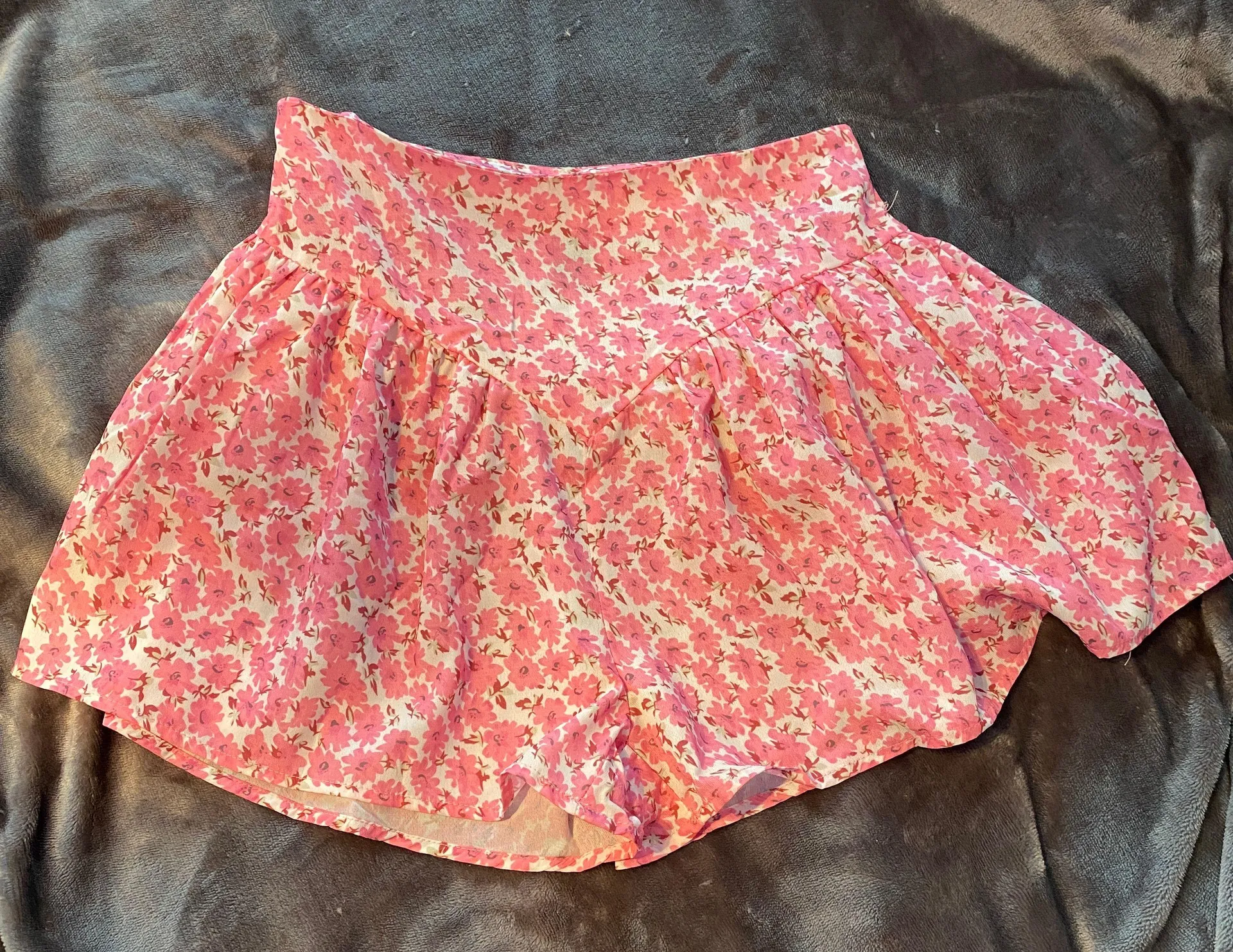 Pink Floral Wide Leg Shorts - Image 4