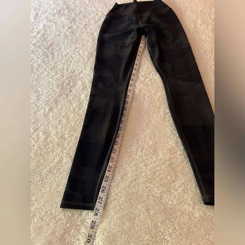 $128‎ Alo Yoga High-Waist Black Camo Vapor Leggings ( XS ) - Image 5