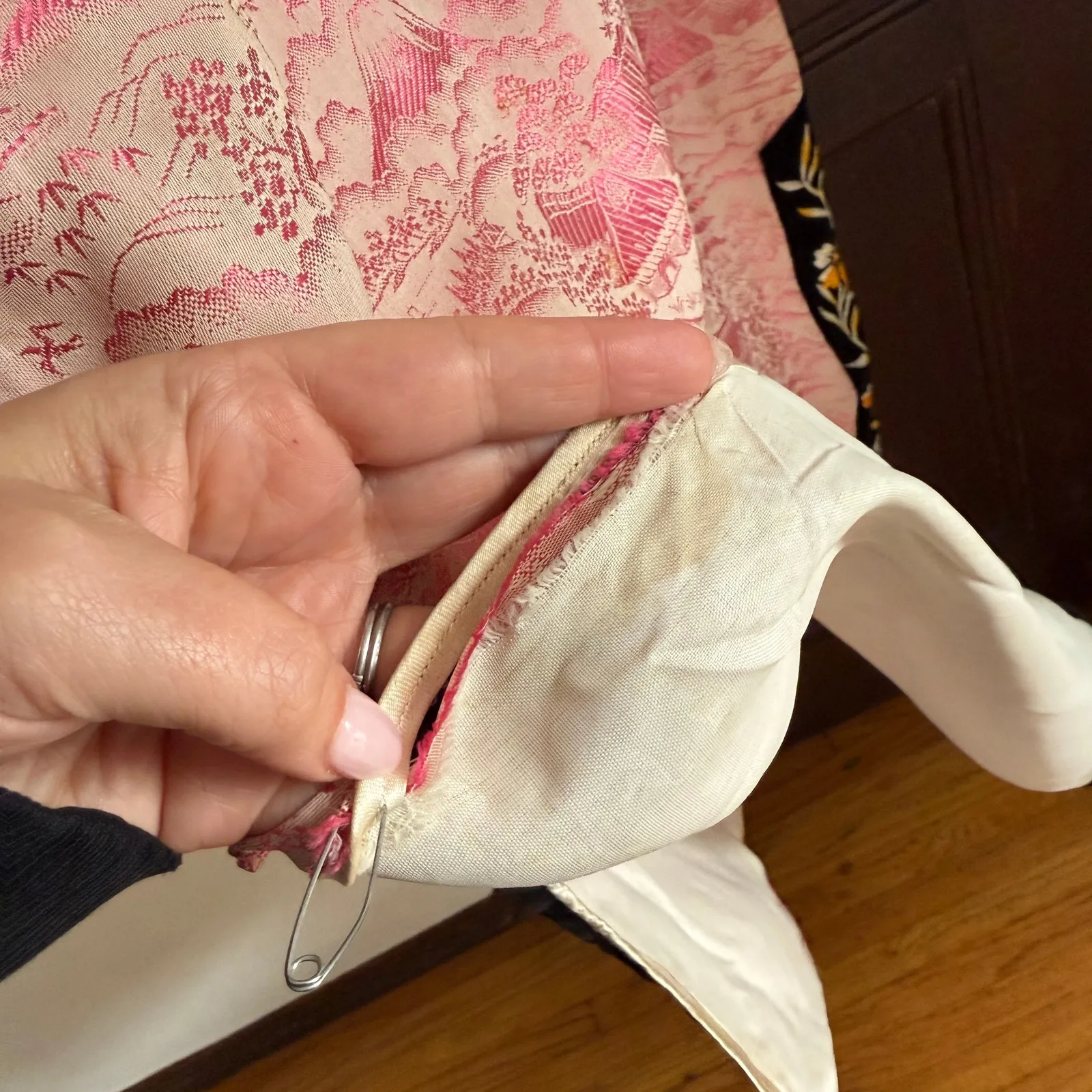 Vintage Handmade Pink Chinoiserie Cheongsam Qi Pao - Approx Size Small - Image 8