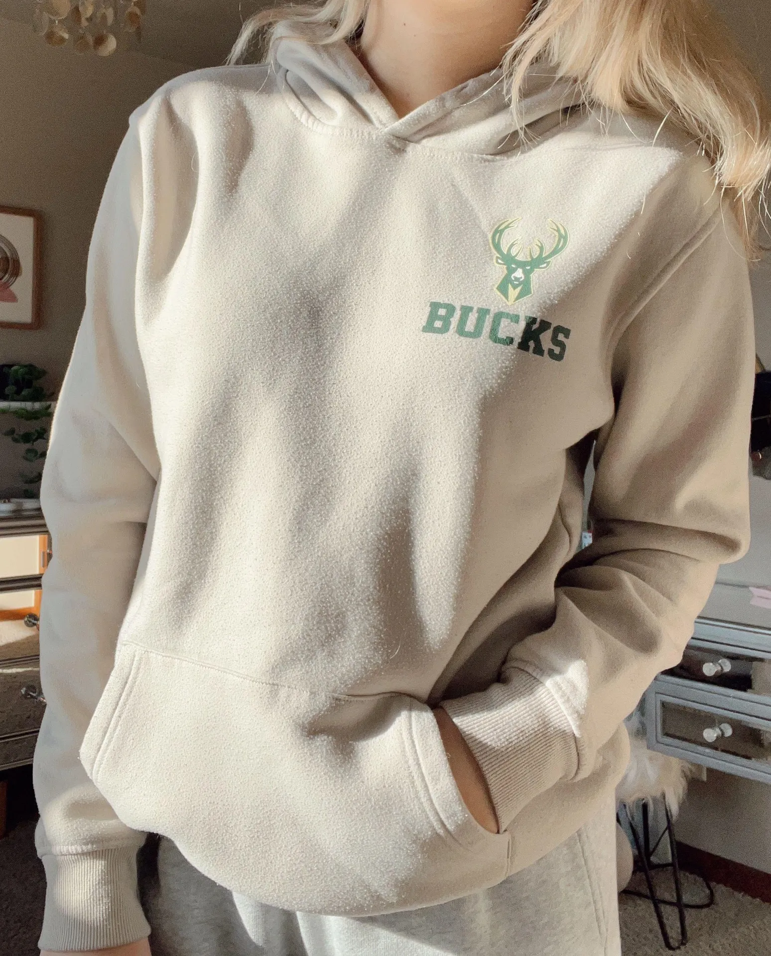 Milwaukee Bucks Hoodie - Image 3