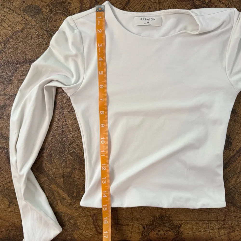 Babaton Aritzia Women's Long Sleeve Crew Crop Top White Size XS Stretch Classic - Image 6