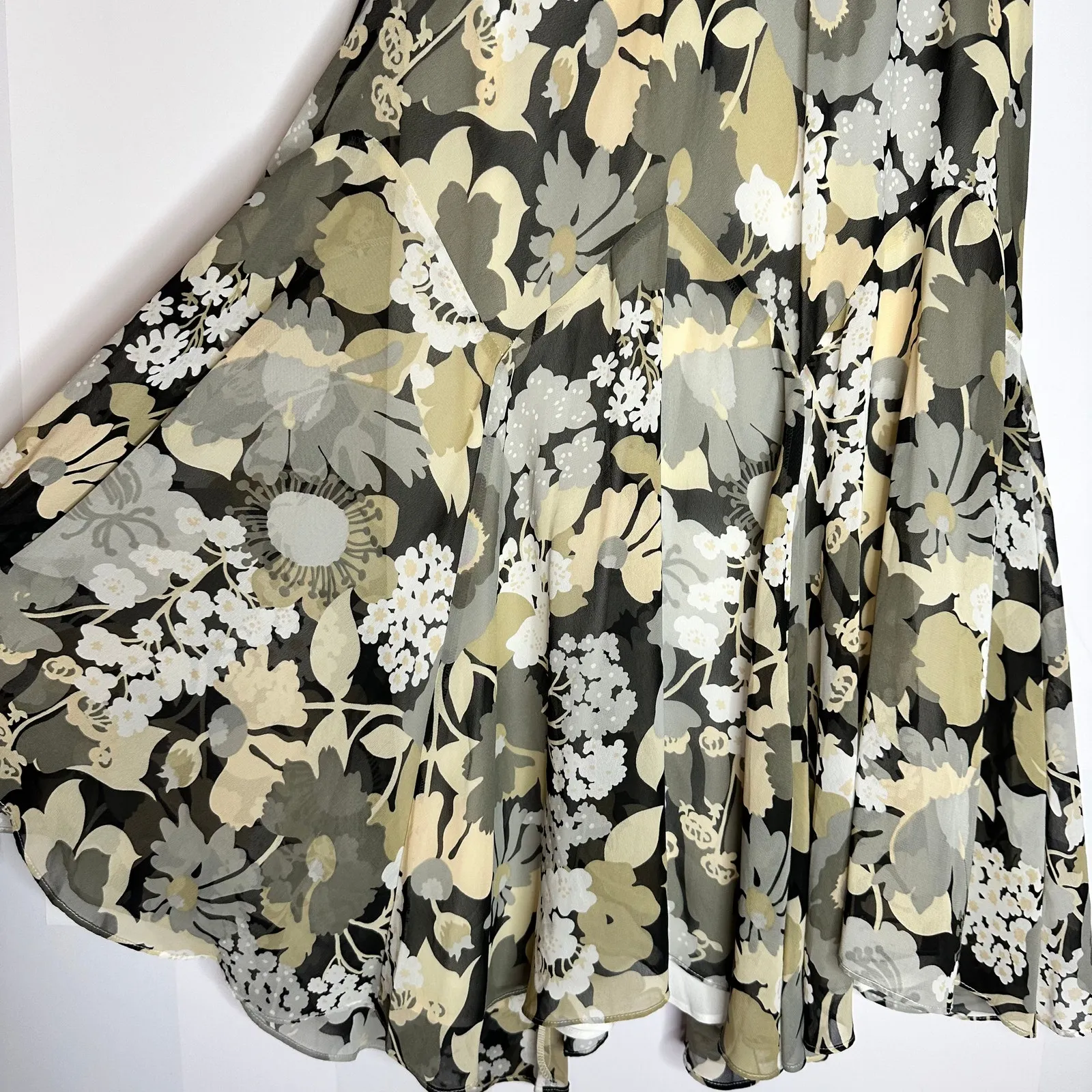 Bob Mackie Floral‎ A-Line Soft Flowy Knee Length Gray Yellow Skirt Medium - Image 3