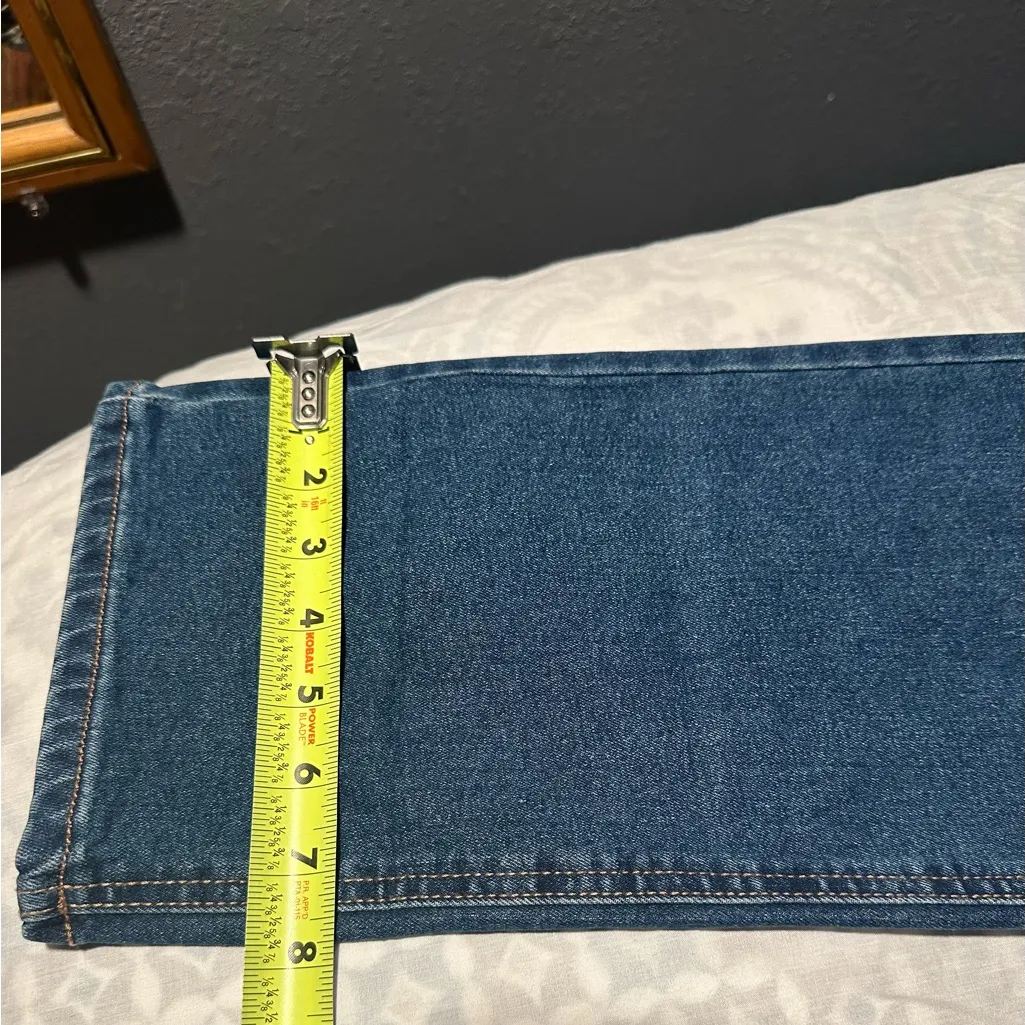 Frye women’s Relaxed Blue Jeans size 12/31 - Image 10