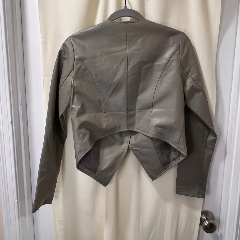 Stylish Gray Faux Leather Asymmetrical Cropped Moto Jacket with‎ Zipper Detail Green - Image 2