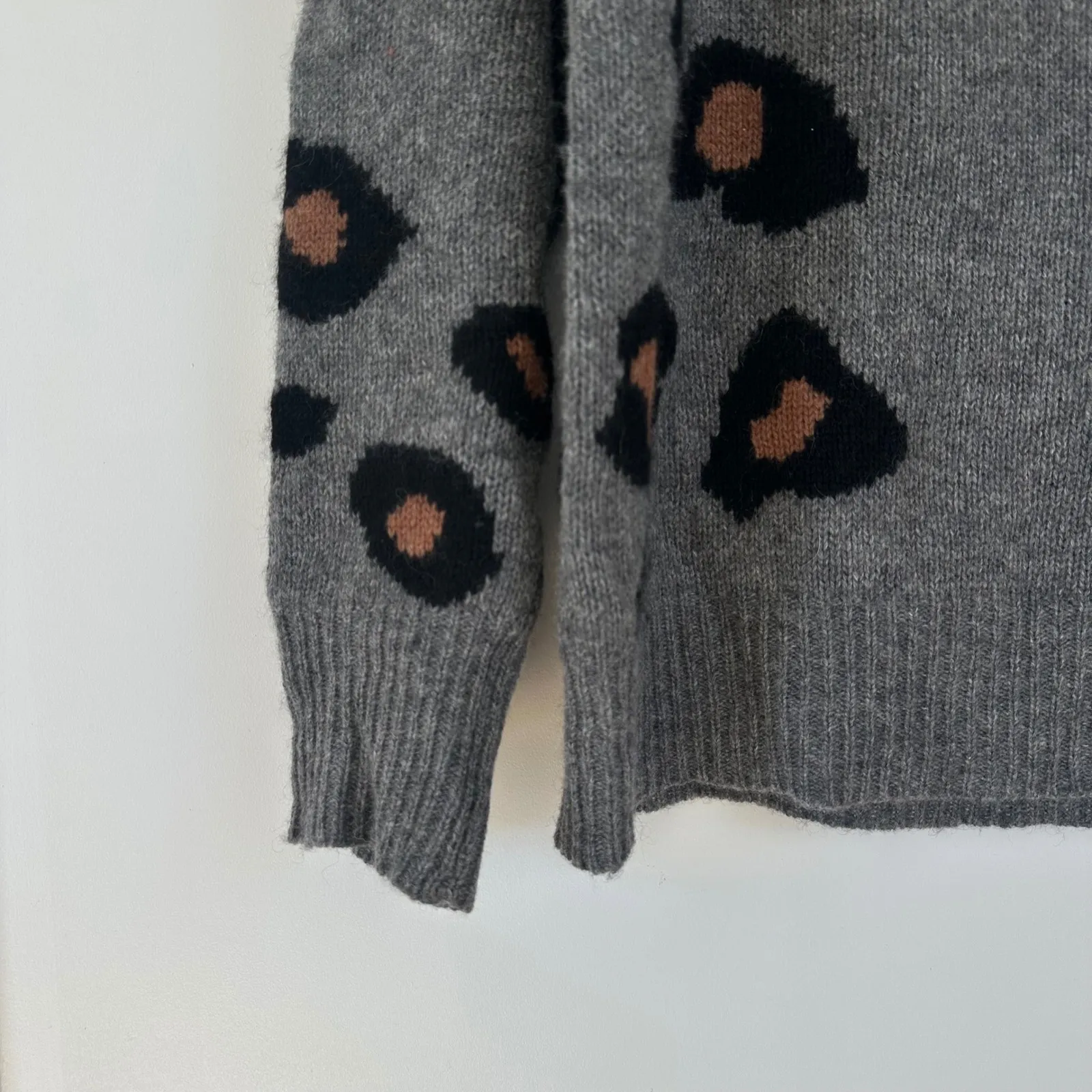 360‎ Cashmere Printed Leopard Sweater Women's Knit Crewneck Pullover XS/S - Image 2