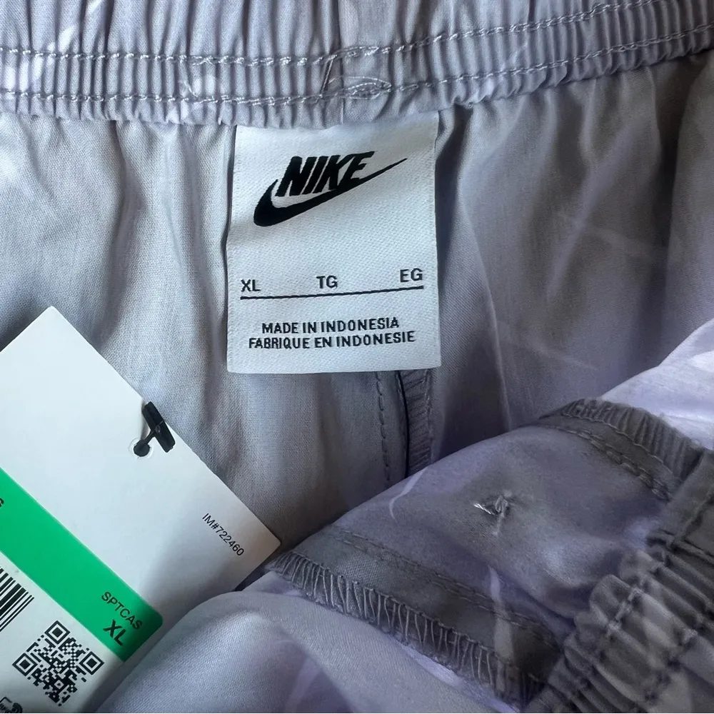 Nike Women's Sportswear Everyday Modern High Waisted Woven Shorts Size XL - Image 6