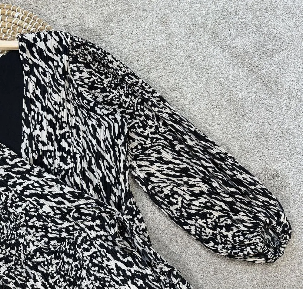 H&M Women’s Pleated Wrapover Midi Dress Longsleeve V-Neck Print in Light Beige L - Image 6