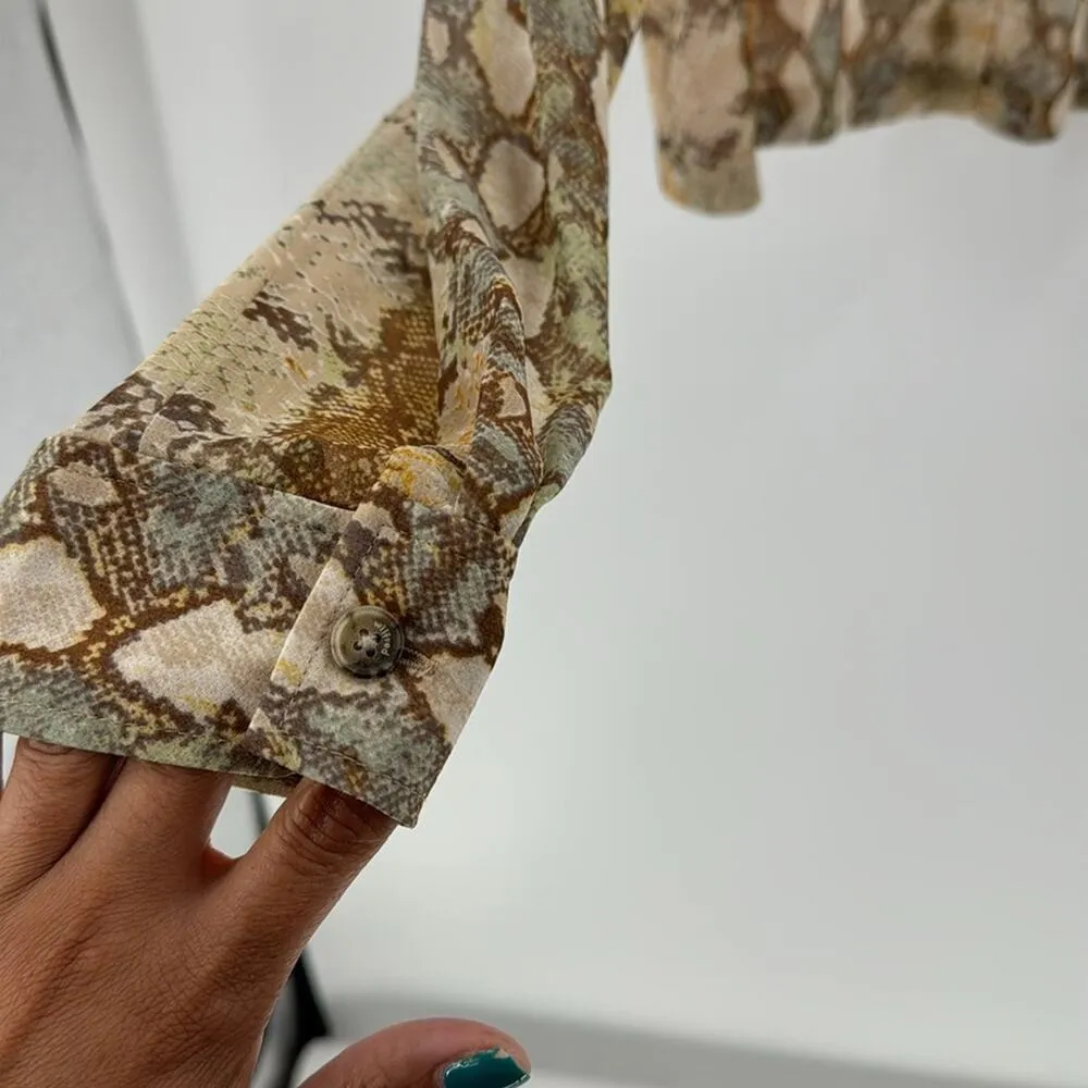 Aritzia Wilfred Henrietta Shirt Button Up cropped snake print boxy size S - Image 5