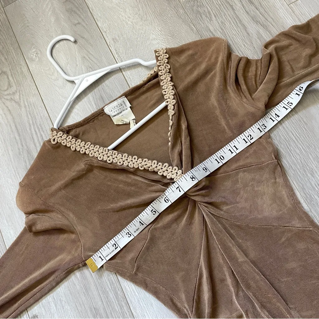 La Senza Bodysuit v neck twist crochet trim womens Brown small y2k romantic vtg - Image 3