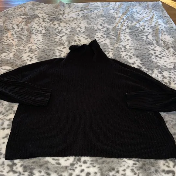 Pretty Little thing Plus Sweater - Image 2