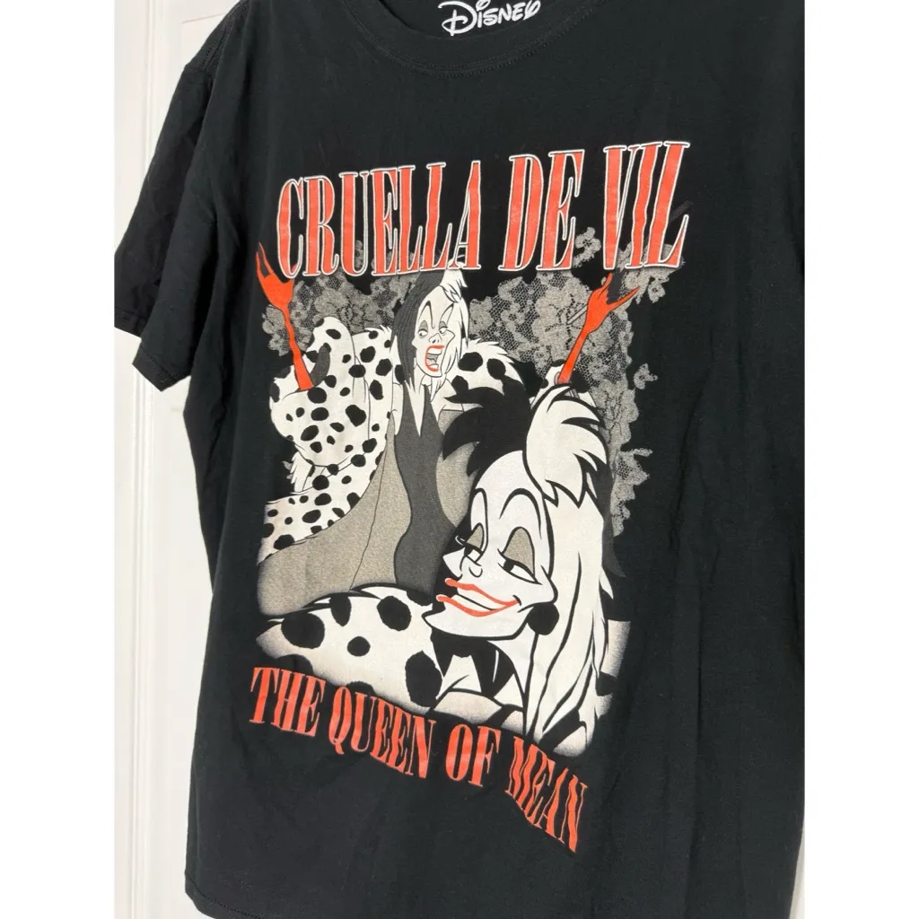 Disney x Missguided Cruella De Vil Villain Graphic Black T-Shirt Size Large - Image 2