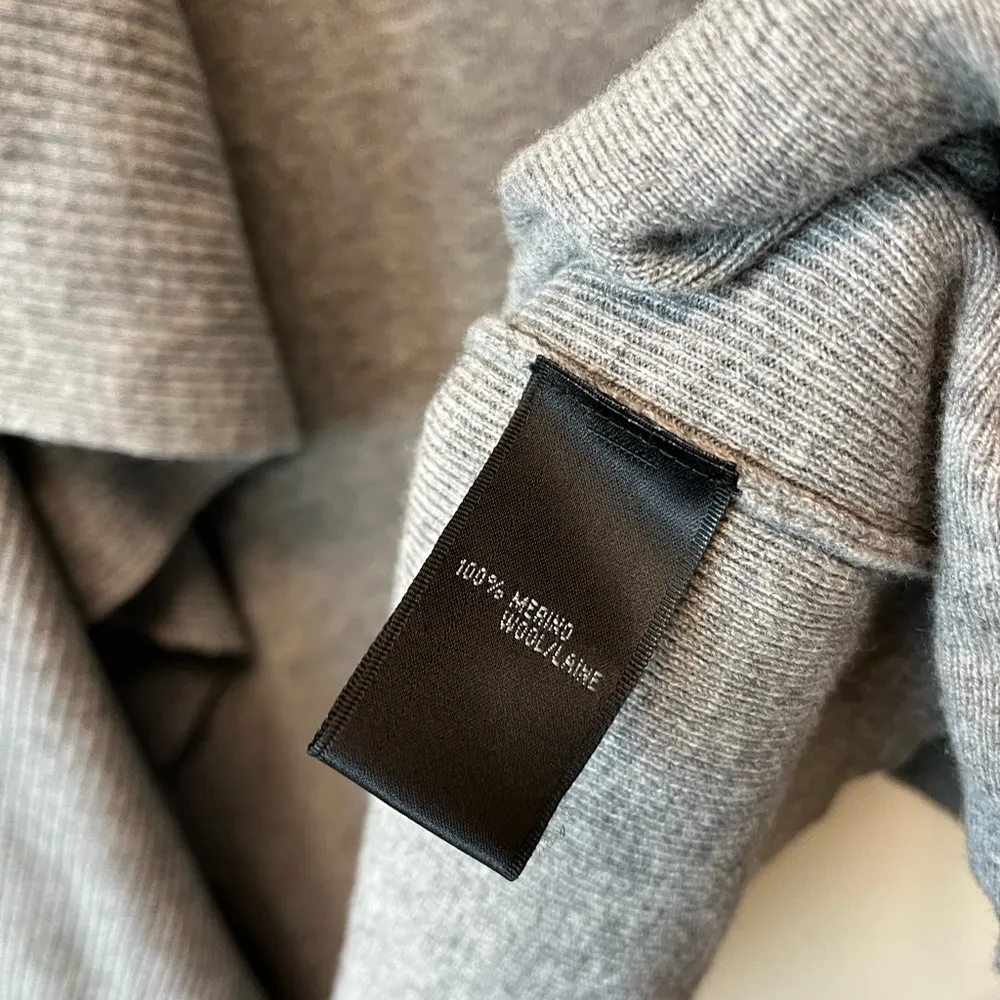 Lafayette 148 New York gray 100% merino wool cardigan - Image 5