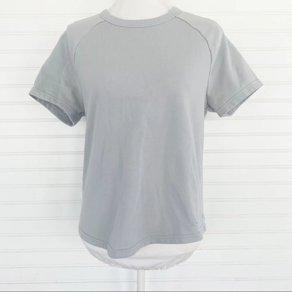 Under Armour  cut out top Size Medium - Image 3