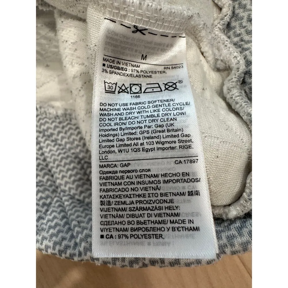 Gap Fit Hoodie Jaquard Print funnel neckline Size Medium Grey White Athletic - Image 3