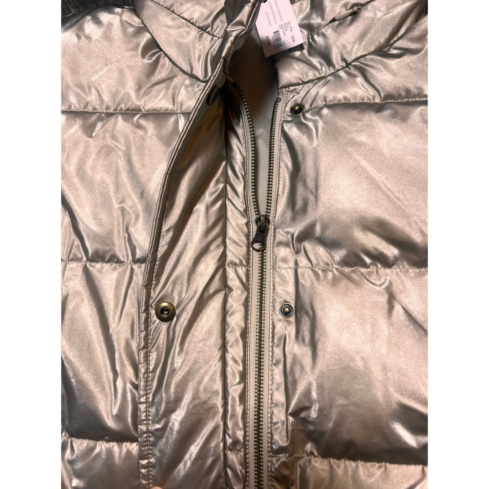 NWT LIVI Puffer Vest Metallic Champagne Gold Quilted Full Zip Hood Size 22/24 Silver - Image 9