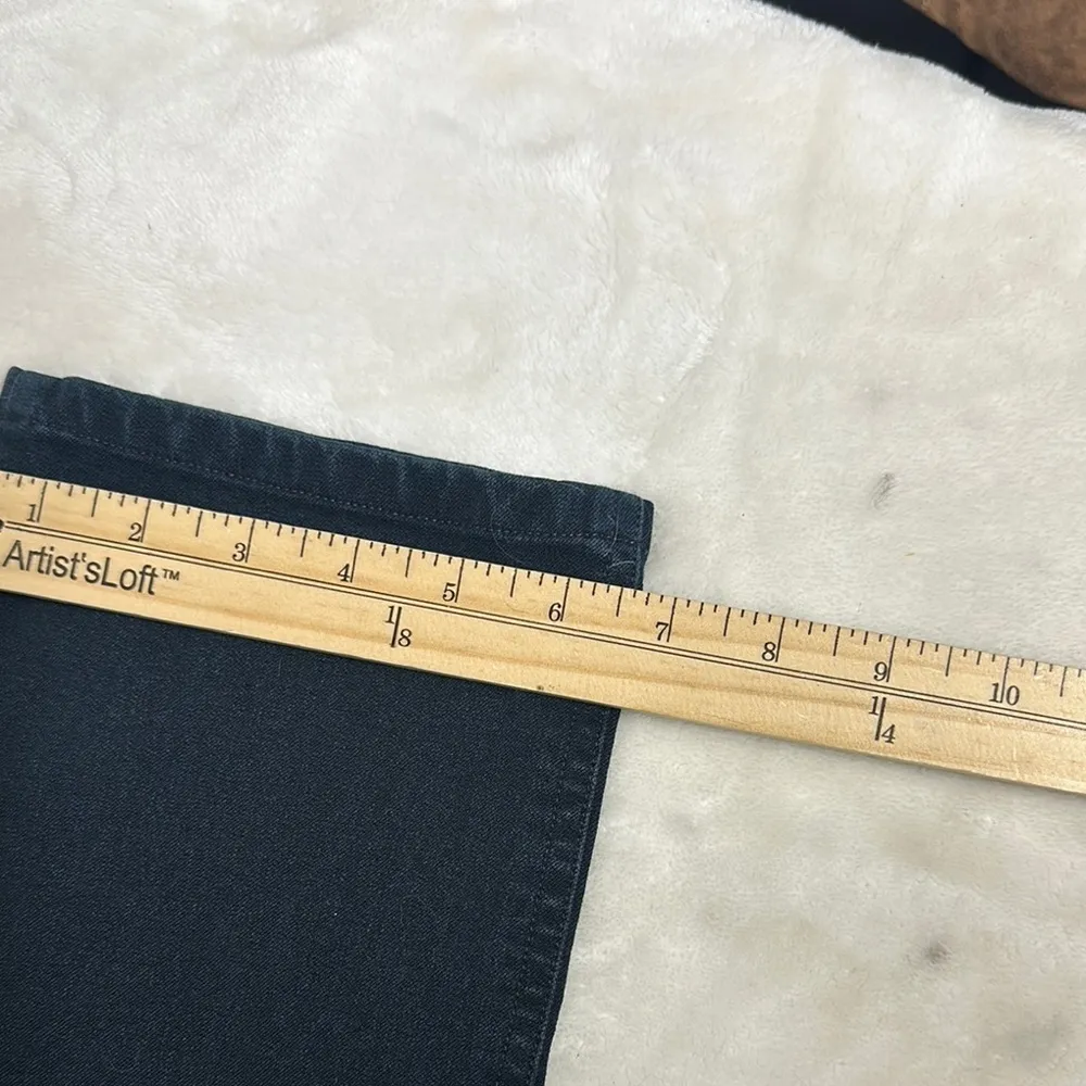 Doncaster Blue Straight Leg Jeans with Classic Design - Image 8