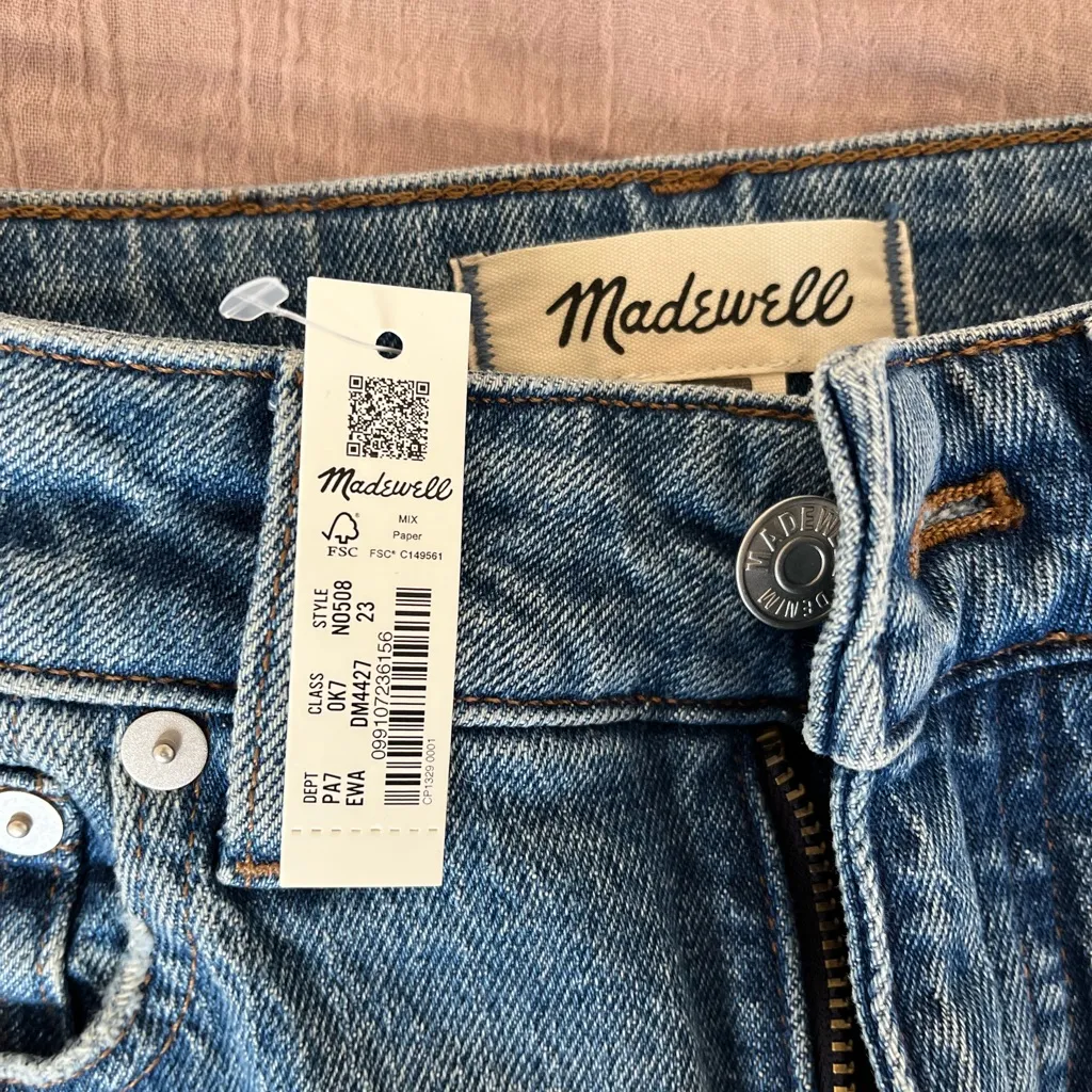 NWT: Madewell 90s curvy straight jeans size 23 - Image 8