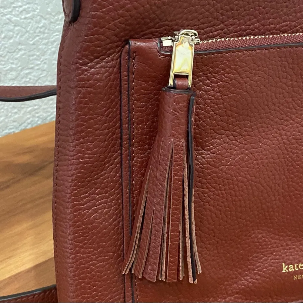 Port Brown Leather On Purpose Zip Pocket Crossbody Bag - Image 11
