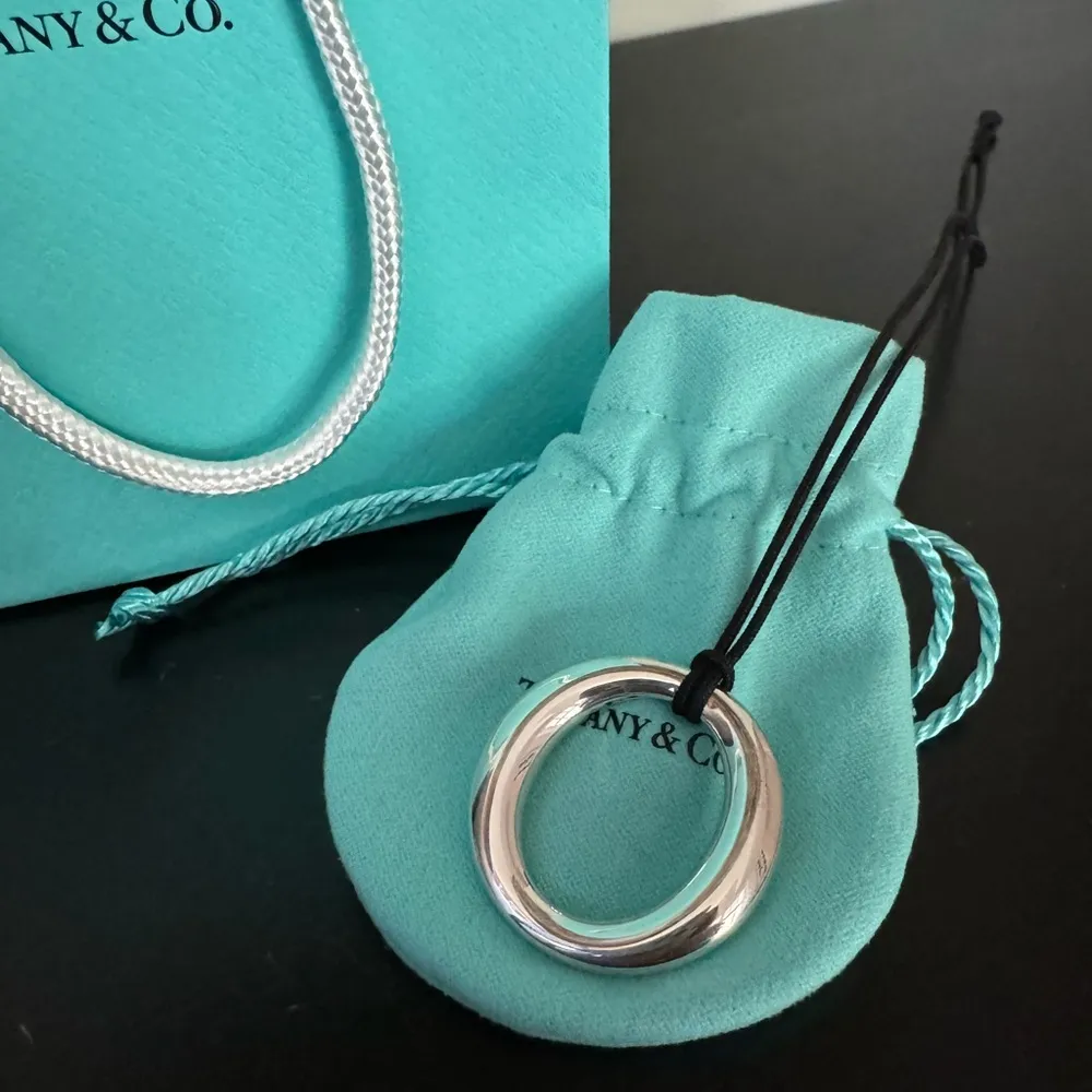 Elsa Peretti Sevillana Pendant with a Black Silk Cord - Image 5