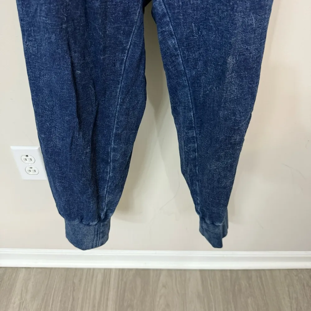 Hollister Distress Jogger Pants in Size Medium - Image 3