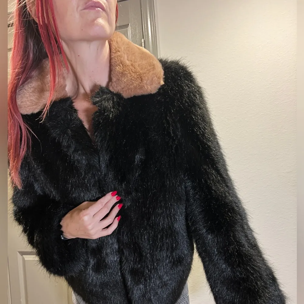 AINEA Italian black faux fur coat with contrast trim - Image 3