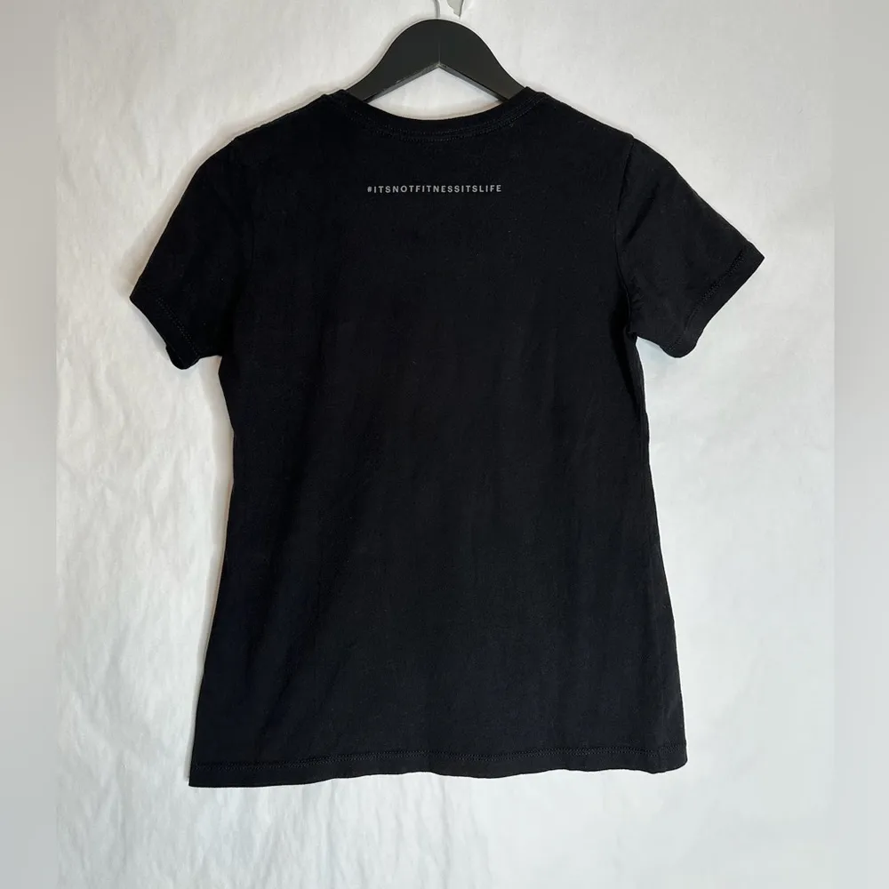 Equinox Black Women’s Shirt Fitted Graphic Tee Medium Fitness Life Gym Clubcore - Image 7