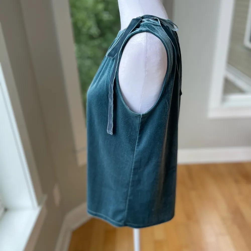Ann Taylor Teal Blue Velvet Sleeveless Blouse with Ribbon Bow Detail XXS Petite - Image 2