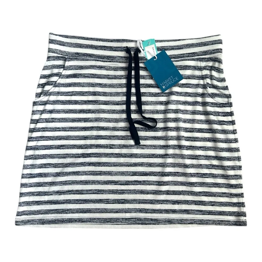 Market & Spruce Stitch Fix Amia Knit Skirt in Navy - Image 2