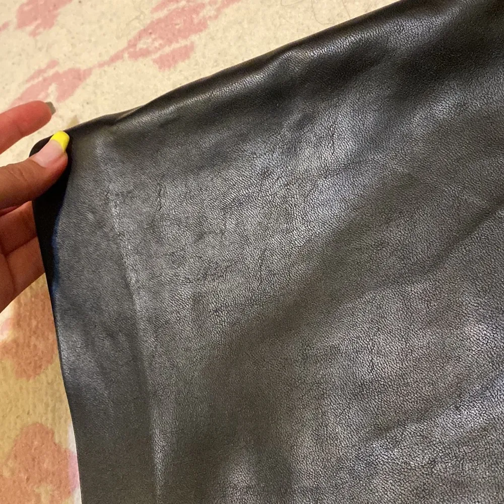 Aritzia Wilfred Black Vegan Leather Mid Length High Rise Skirt - Image 3