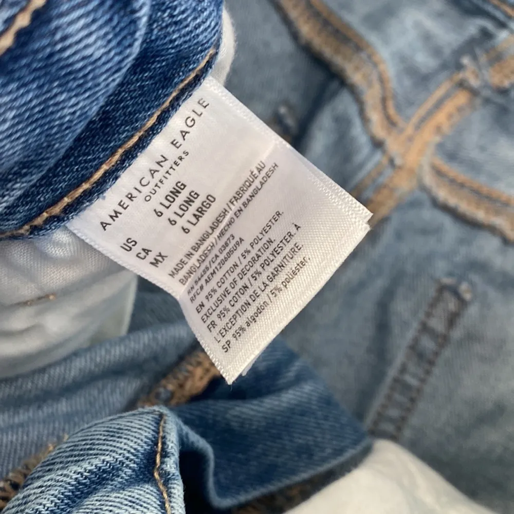 American Eagle Mom Jean Size: 6 Long - Image 5