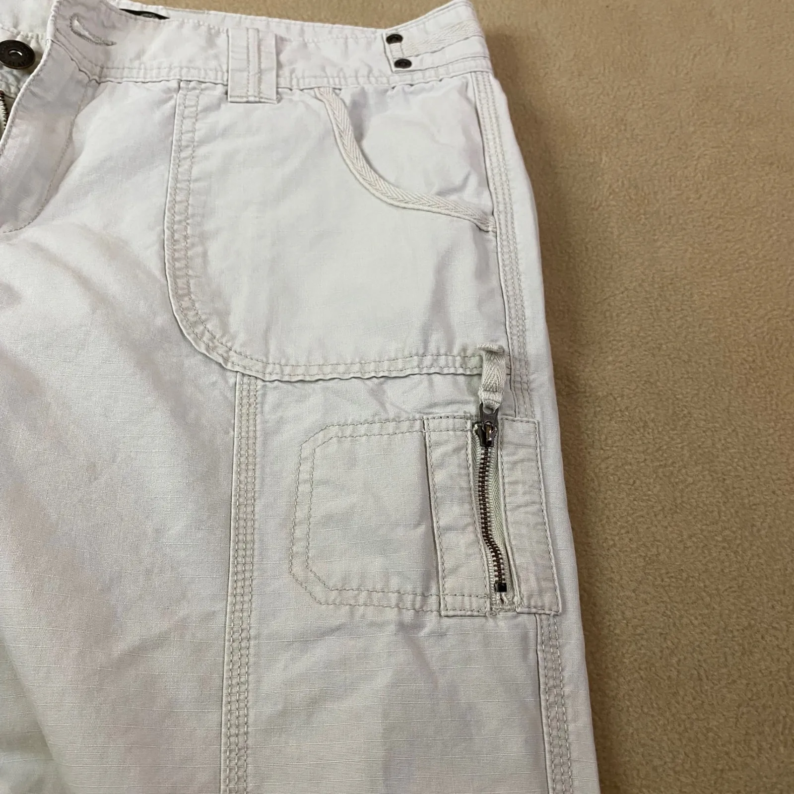 Eddie Bauer Women's Beige Cargo Capri Pants Size 10 Cropped Utility Outdoor EUC - Image 11