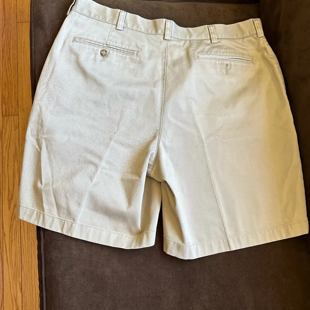 L.L.Bean Natural Fit Kaki Brown Shorts 100 % Cotton Sz 38 Pockets Thick Material - Image 2