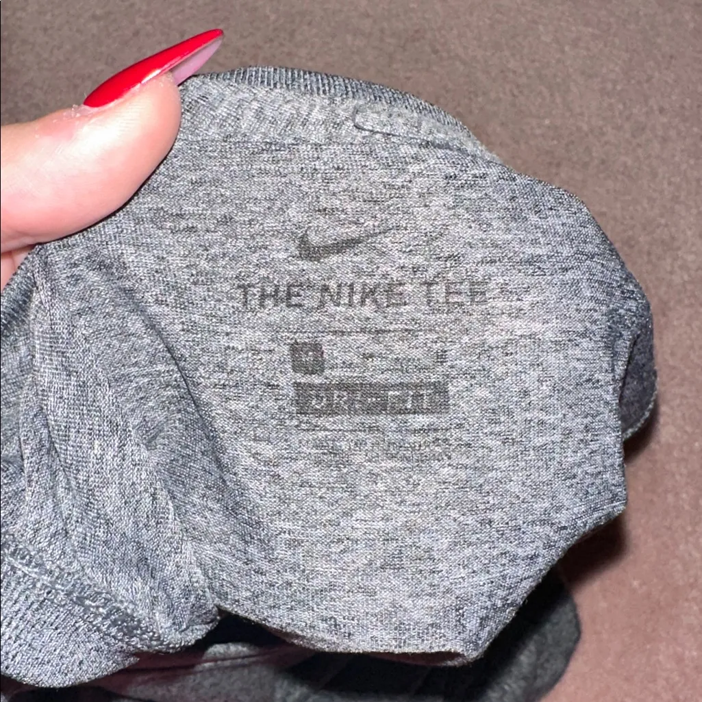 Nike Dri Fit Loose Fitting Tank Top - Image 4