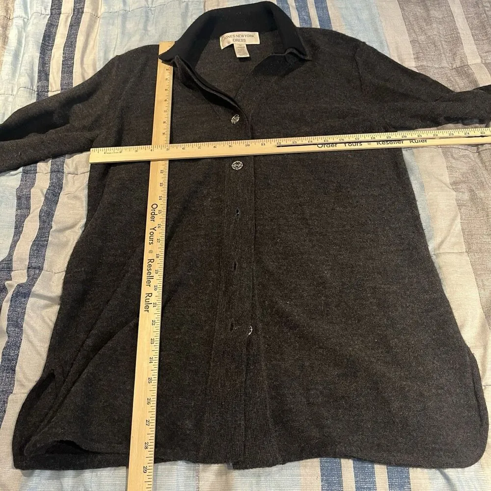 Jones New York women's M 100% merino wool grey knit cardigan coat - Image 3