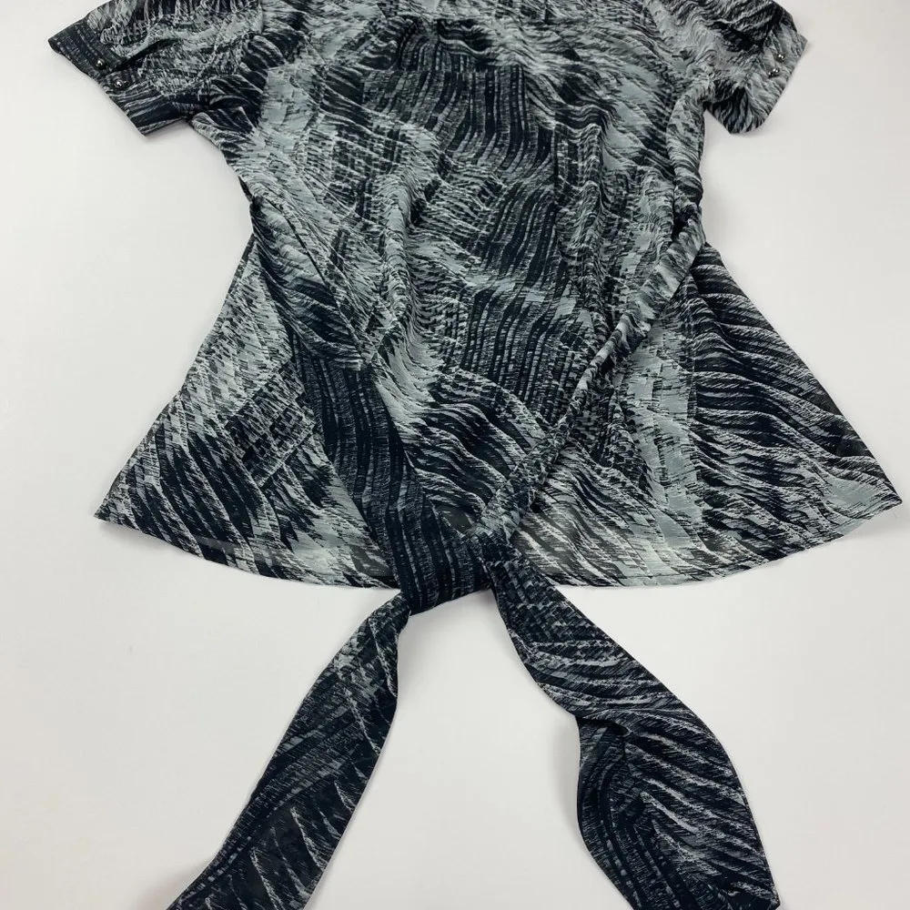 New York & Company Black and Gray Sheer Ruffle Front Tie Back Blouse Size XS - Image 9
