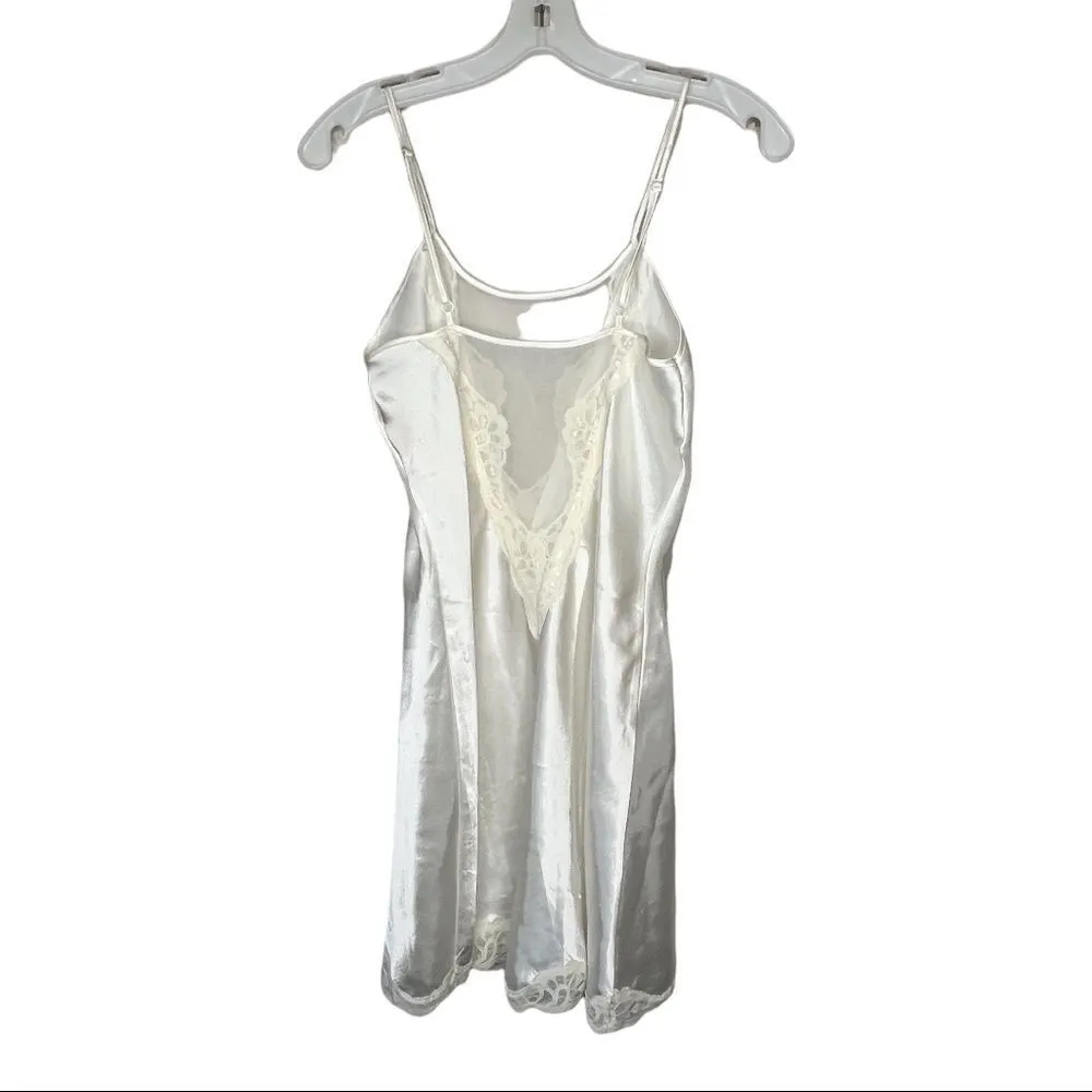 Vintage Delicatea Negligee‎ - Image 4