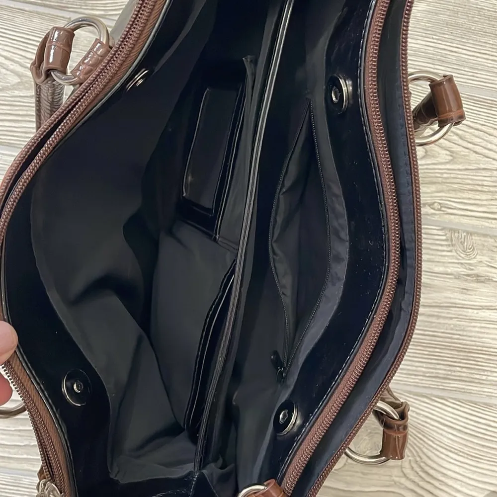 Giani Bernini Black and Brown Satchel with Textured Trim - Image 5